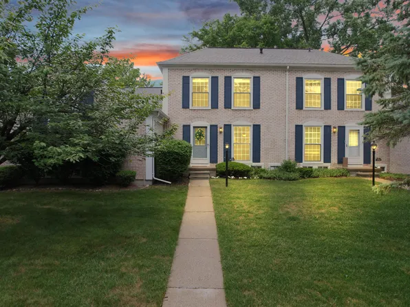 1444 Kings Cove Dr, Rochester, MI 48306