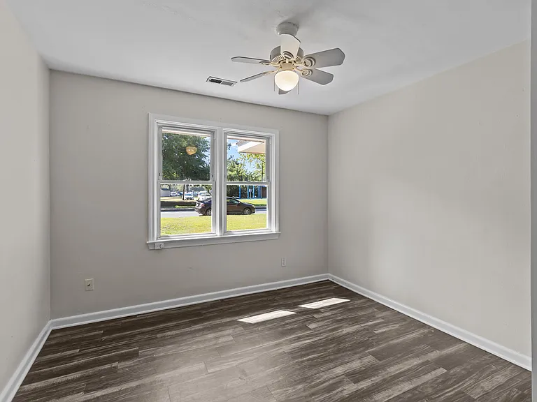 1720 W 48th St — Photo 29