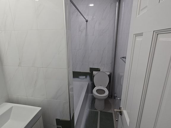 5th image of 43-10 48th Ave #7C