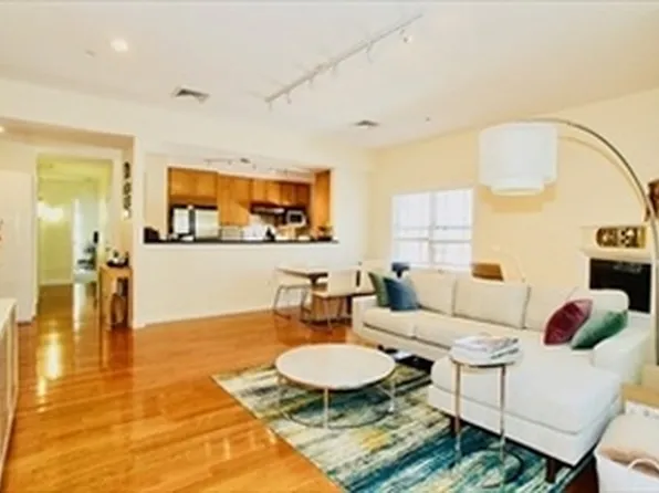 185 High St, Brookline, MA 02445