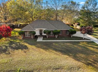 35 Corner Oaks Dr, Hattiesburg, MS 39402