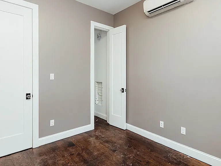 60-79 Myrtle Ave #3Y — Photo 8