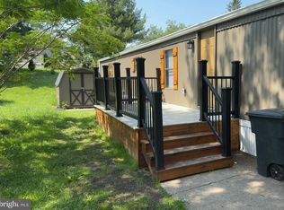 25 Magnolia Ln, Carlisle, PA 17015