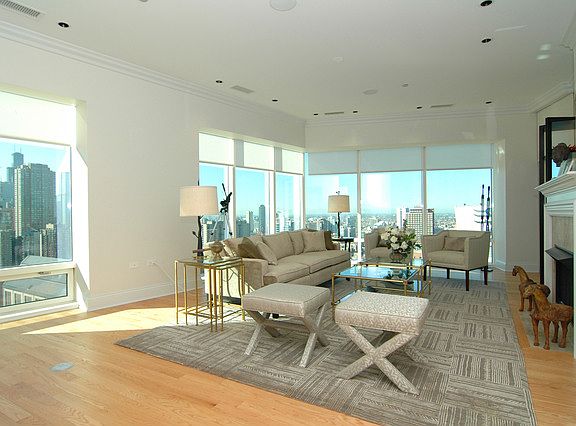 2nd image of 50 E Chestnut St APT 2801