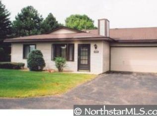 8538 S Maplebrook Cir, Brooklyn Park, MN 55445