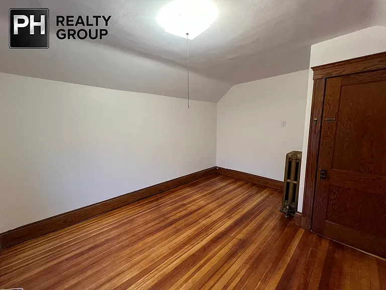44 Capitol St — Photo 17
