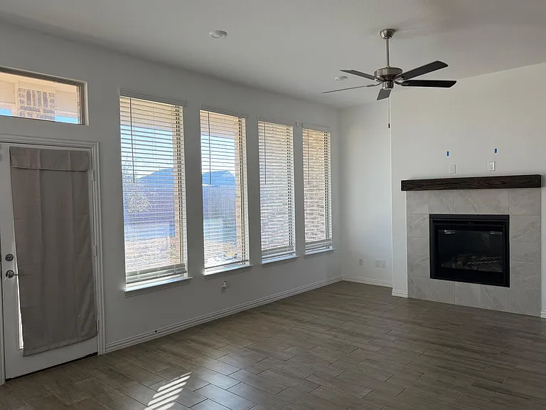 2521 Birchcrest Dr — Photo 17