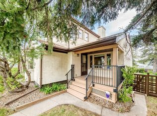 2518 NW 21st St SW, Calgary, AB T2T5A8