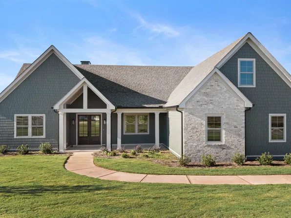 1130 Madison Hills Dr, Madison, GA 30650