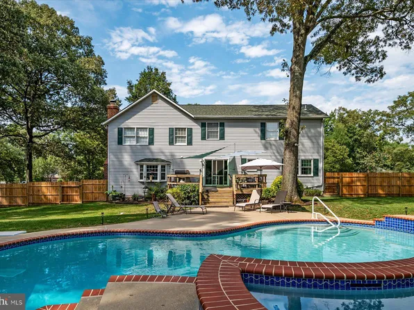 107 Litton Dale Ln, Pasadena, MD 21122