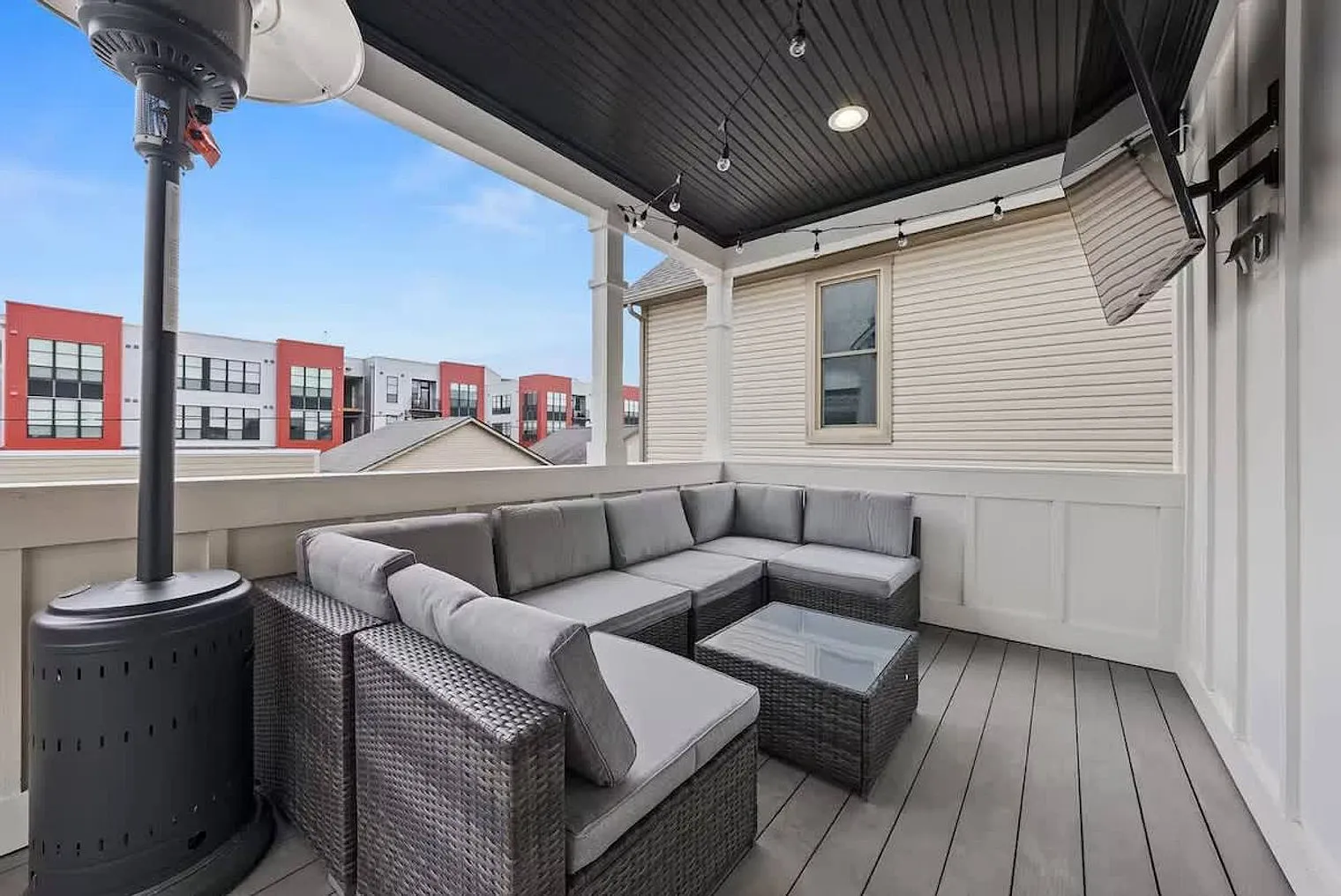 3 bed, 3.0 bath, 2895 sqft, $4,554 — Photo 4