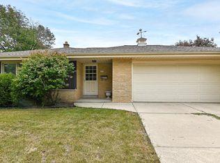 6126 Twin Oak Dr, Greendale, WI 53129