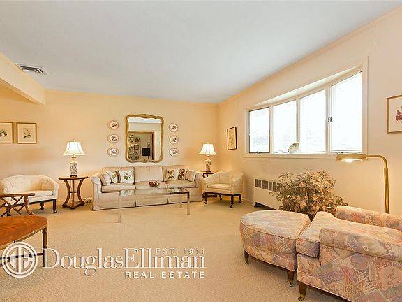 3rd image of 114 Dewey St