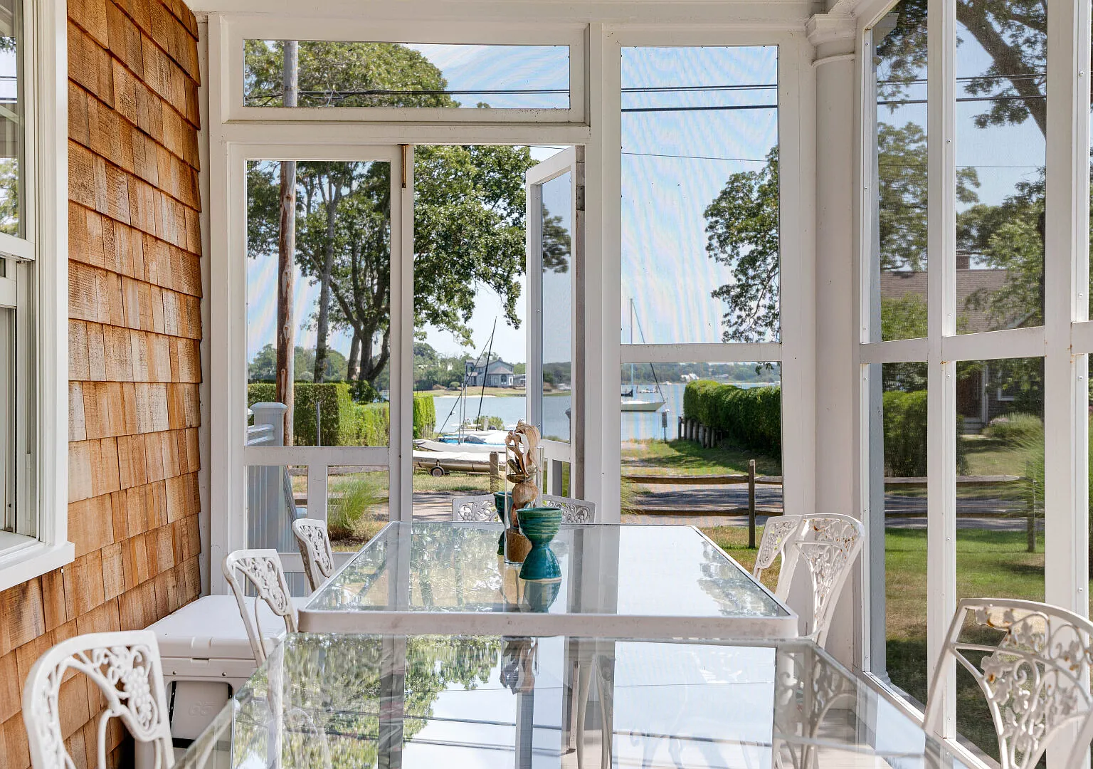 Full waterviews, across the street from beach, kayaks available — Photo 4