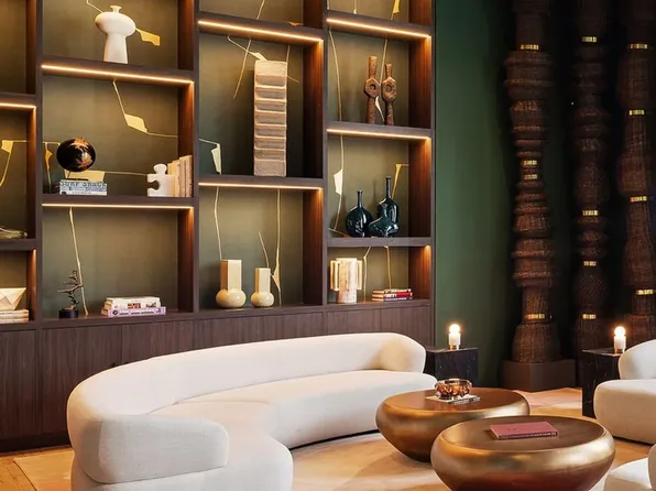 11 NE 6th St, Miami, FL