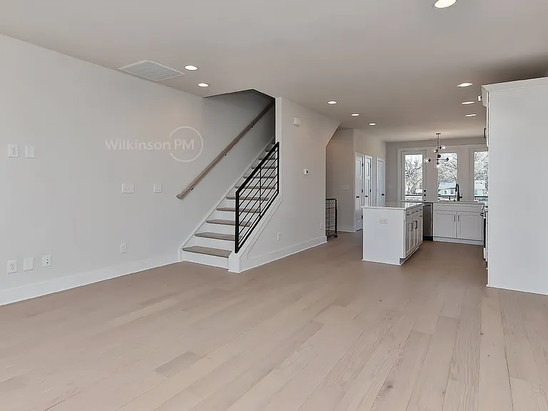 2204 Northend Dr — Photo 8