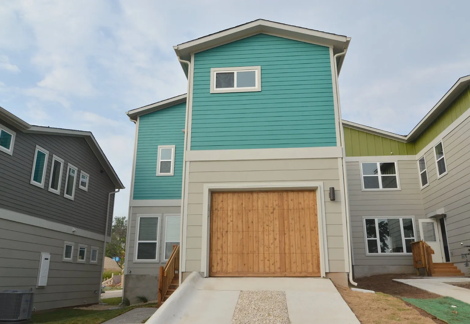 3 bed, 3.0 bath, 1667 sqft, $2,450 — Photo 3