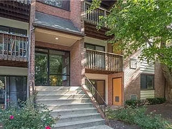 10720 West Dr APT 103, Fairfax, VA 22030