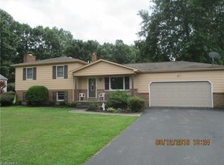 6025 Torolo Dr, Lowellville, OH 44436