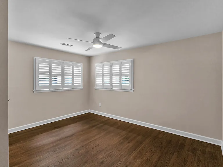 1225 Winston St — Photo 16
