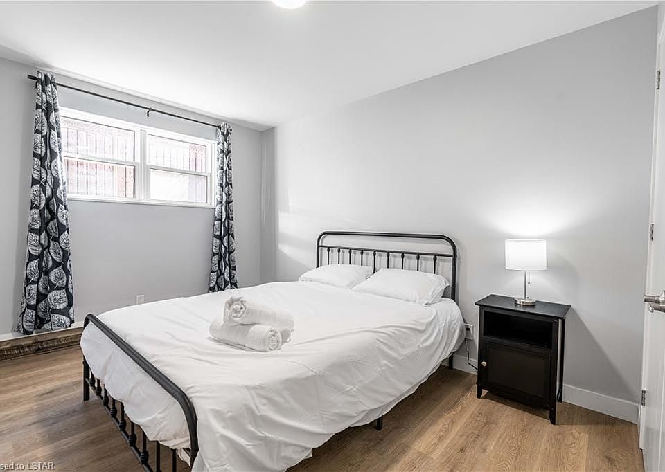 2nd image of 100 King Edward Ave #3