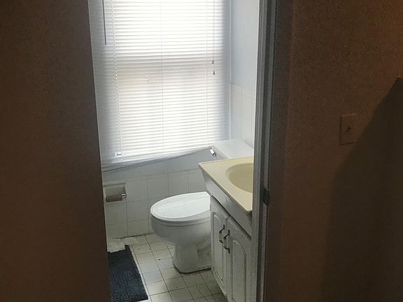 5th image of 1614 NW 3rd Pl APT 1