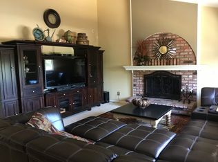 1369 Barbara Dr, Vista, CA 92084
