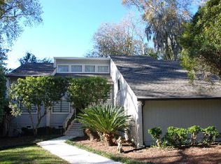 104 Dunbarton Dr, Saint Simons Island, GA 31522