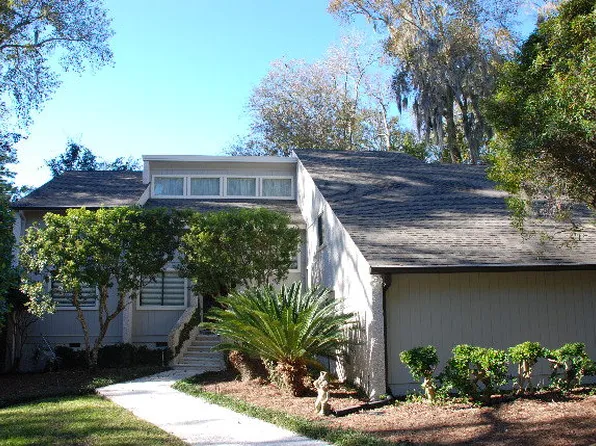 104 Dunbarton Dr, Saint Simons Island, GA 31522