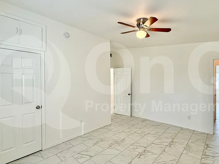 741 E Erie St #1 — Photo 26