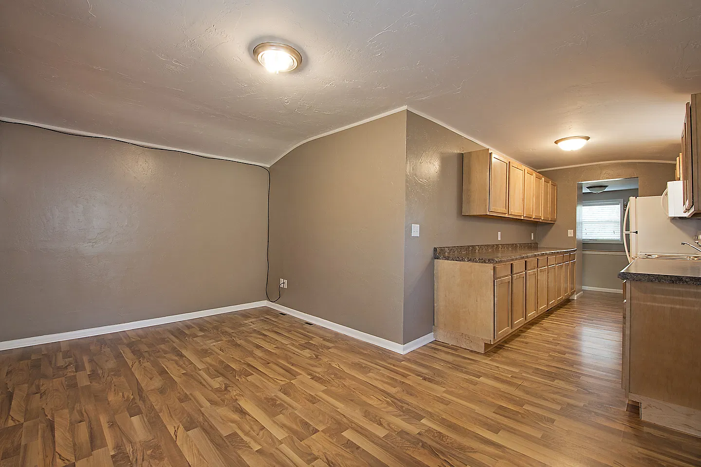 Charming Small House for Rent at a Great Price! — Photo 4