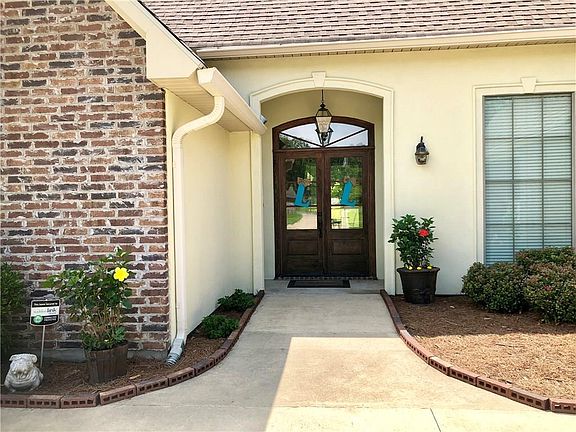 2nd image of 108 Lakefront Dr