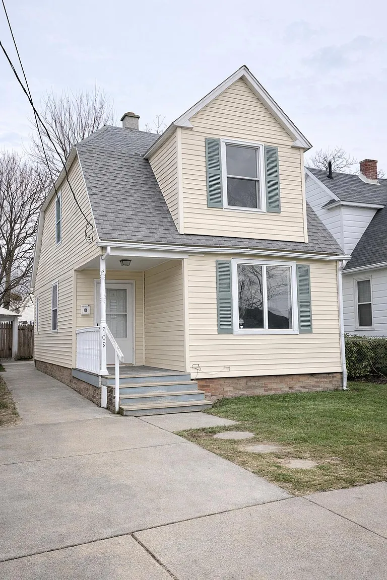 709 Federal St photo 1