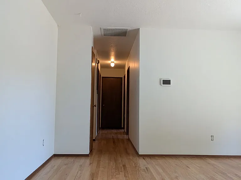 8636 N Fowler Ct — Photo 2