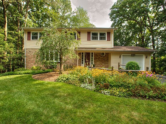 2nd image of 4205 Forest Ct