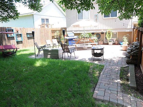 SCREENED FENCED YARD PATIO
