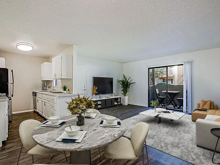 Tesoro Apartments — Photo 48