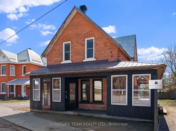 23 Main St, Whitewater Region, ON K0J 1K0