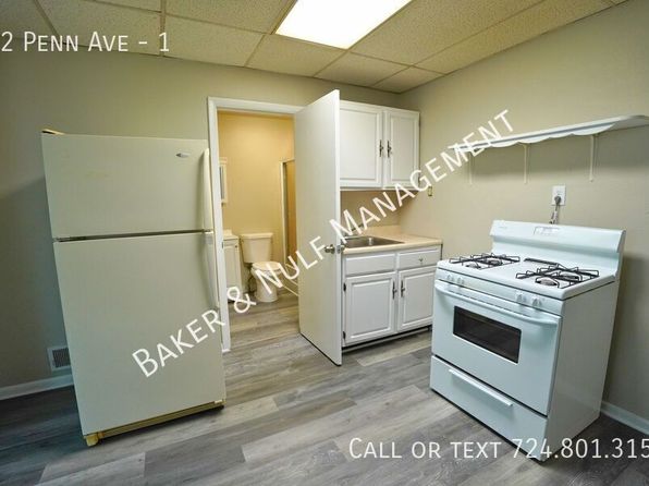 32 Penn Ave APT 1, Irwin, PA 15642