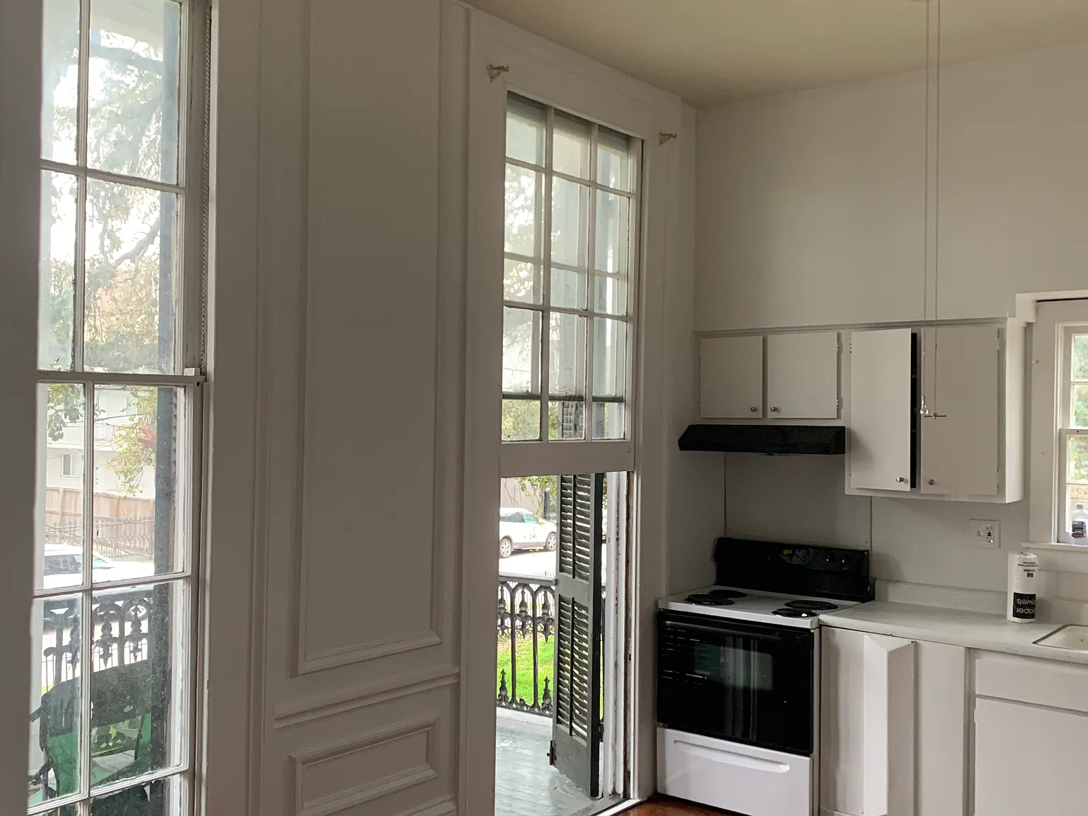 1431 Josephine St — Photo 4