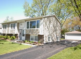 2328 Janes Ct, Woodridge, IL