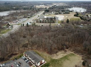 9457 Dixie Hwy, Clarkston, MI 48348