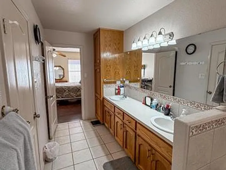 2409 Saguaro Loop — Photo 17