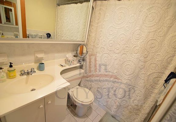 5th image of 113 W 74th St APT 3F