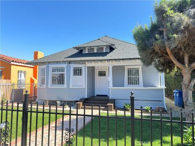696 E 51st St, Los Angeles, CA, 90011