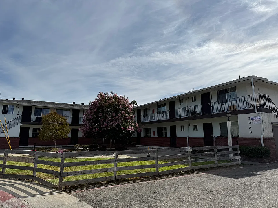 2080 Marlboro Ct #17