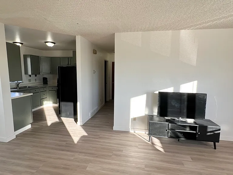 219 14th Ave S #1 — Photo 8