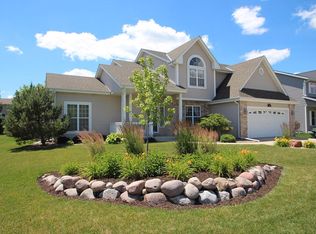 551 Thurow Dr, Oconomowoc, WI 53066