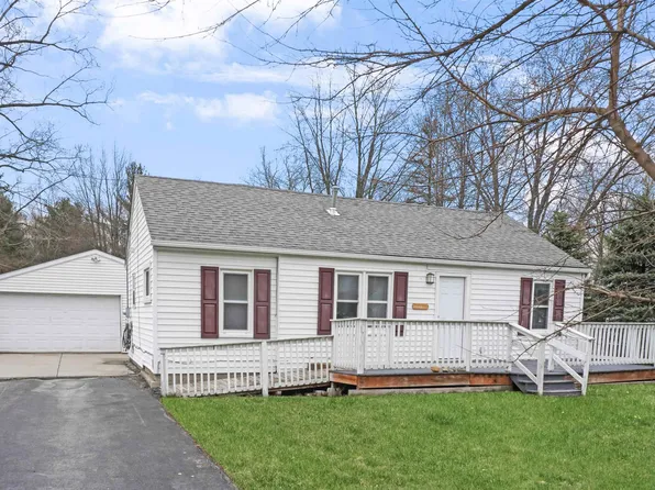 5046 Dove Rd, Kimball, MI 48074