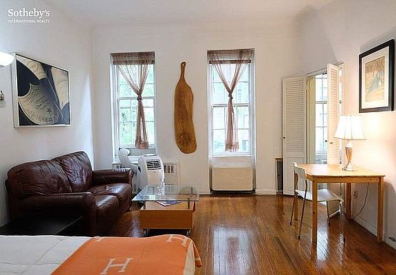 3rd image of 225 E 49th St APT 3A